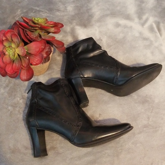 FRANCO SARTO Black Ankle Bootie - Picture 3 of 5